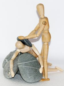 wooden-figures-1007134_1920